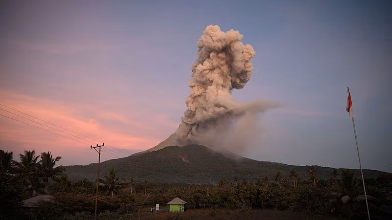 Indonesia raises alert to highest level for Lewotobi Laki-laki volcano